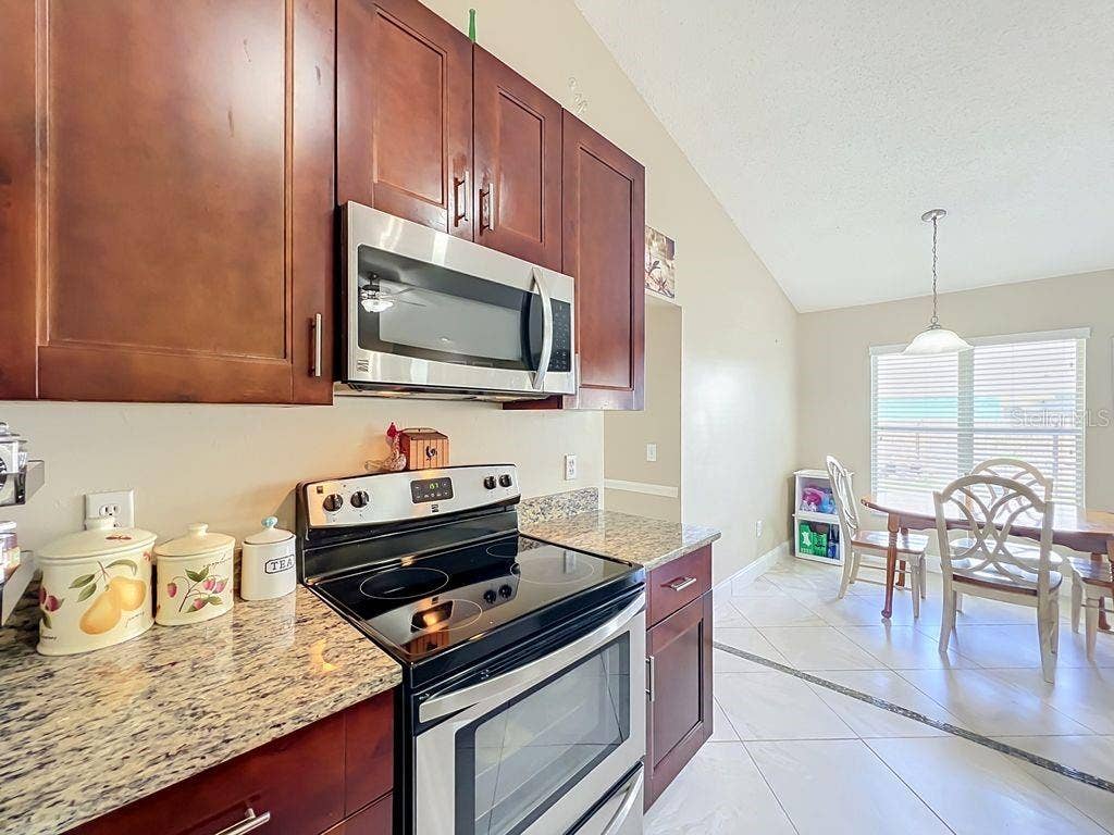 8609 CROSSBAY DRIVE, Orlando, FL 32829 8609 CROSSBAY DRIVE, Orlando, FL 32829