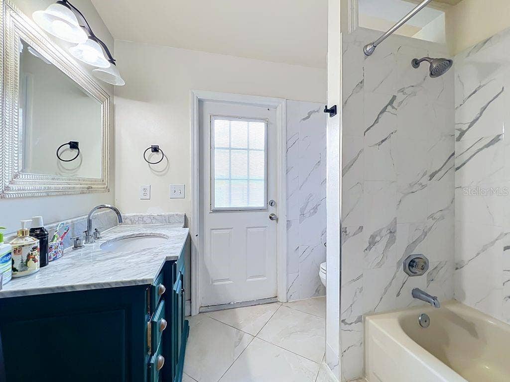 8609 CROSSBAY DRIVE, Orlando, FL 32829 8609 CROSSBAY DRIVE, Orlando, FL 32829