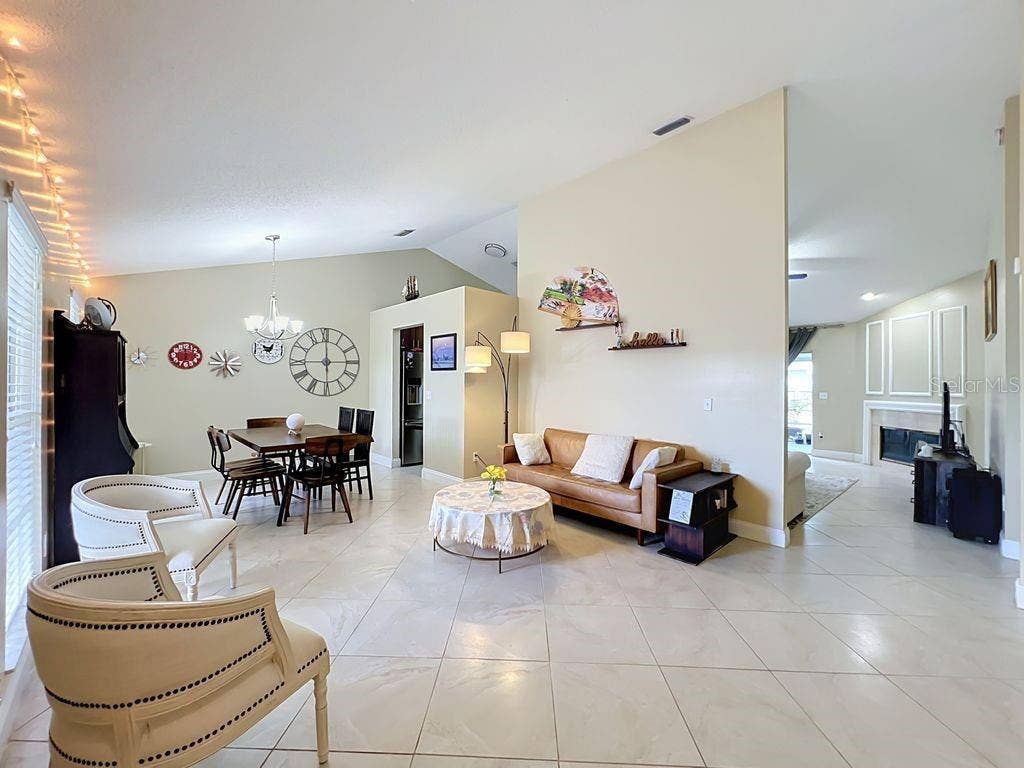 8609 CROSSBAY DRIVE, Orlando, FL 32829 8609 CROSSBAY DRIVE, Orlando, FL 32829