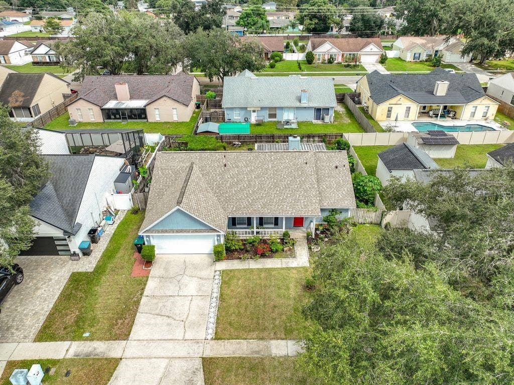 8609 CROSSBAY DRIVE, Orlando, FL 32829 8609 CROSSBAY DRIVE, Orlando, FL 32829