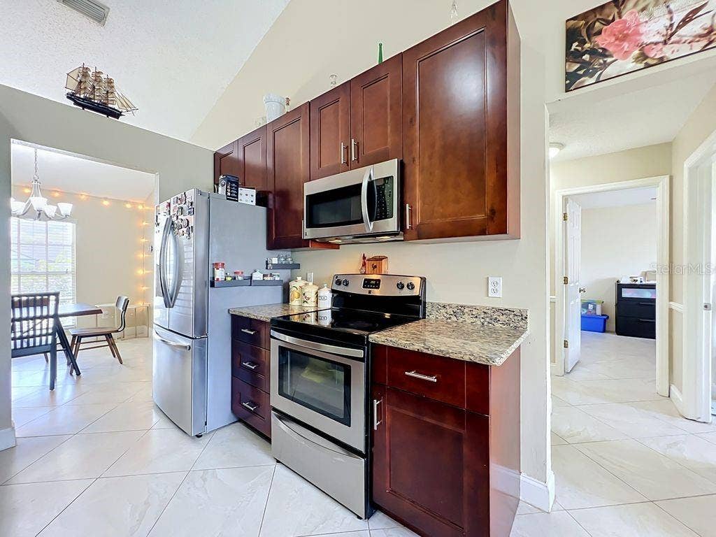 8609 CROSSBAY DRIVE, Orlando, FL 32829 8609 CROSSBAY DRIVE, Orlando, FL 32829