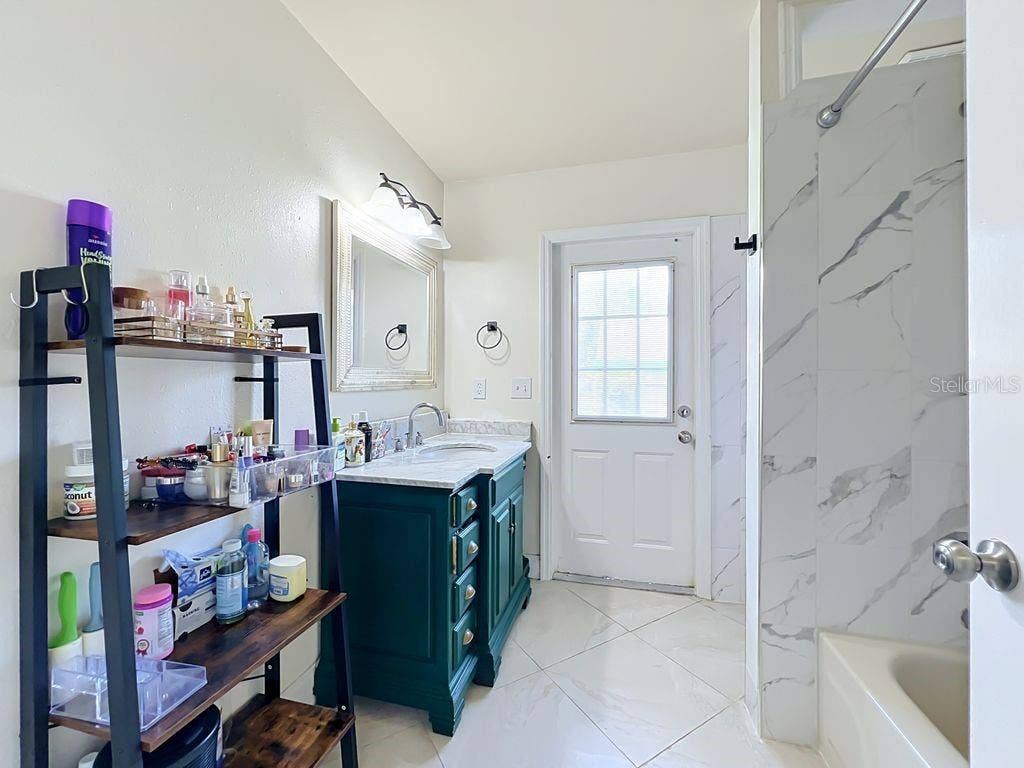 8609 CROSSBAY DRIVE, Orlando, FL 32829 8609 CROSSBAY DRIVE, Orlando, FL 32829