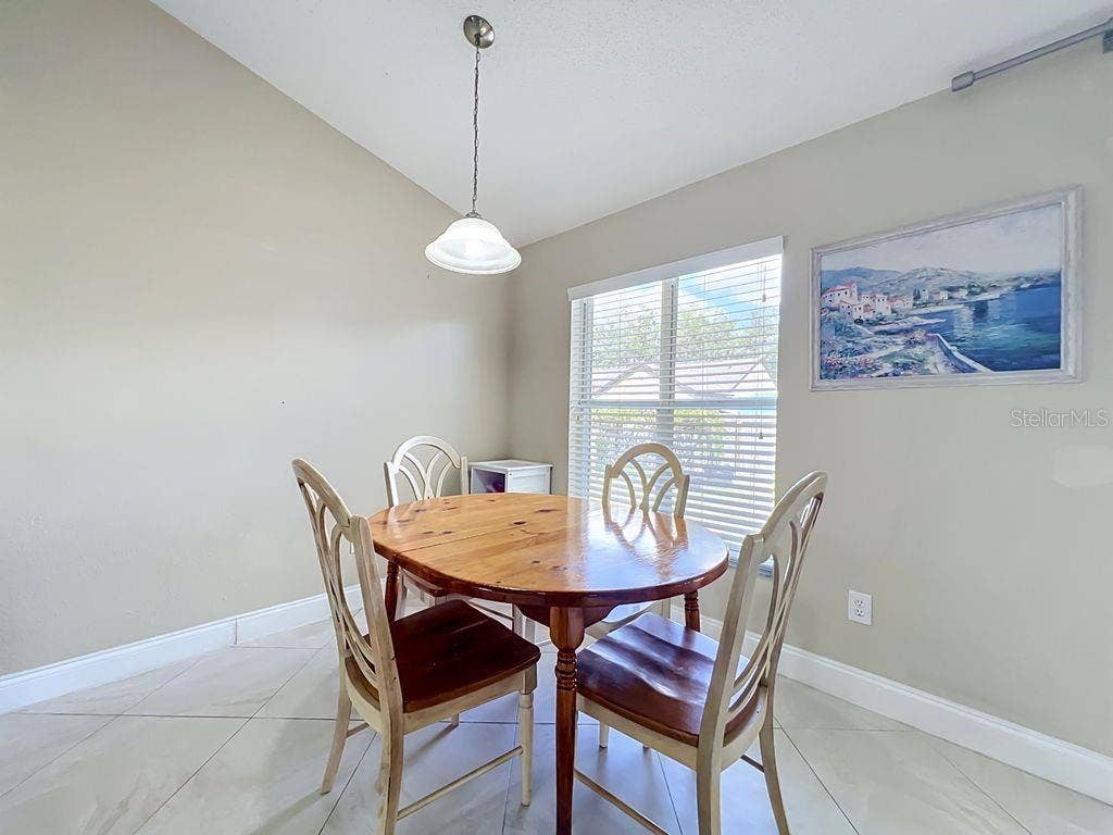 8609 CROSSBAY DRIVE, Orlando, FL 32829 8609 CROSSBAY DRIVE, Orlando, FL 32829