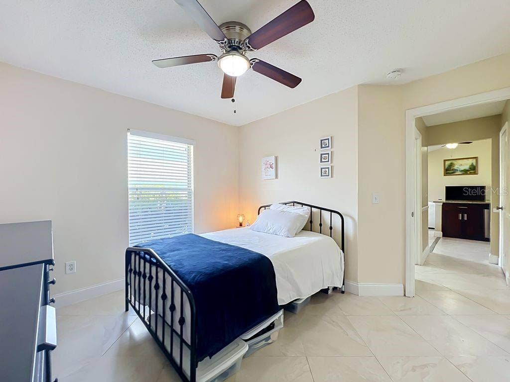 8609 CROSSBAY DRIVE, Orlando, FL 32829 8609 CROSSBAY DRIVE, Orlando, FL 32829