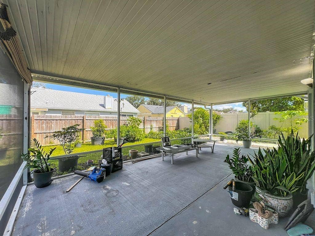 8609 CROSSBAY DRIVE, Orlando, FL 32829 8609 CROSSBAY DRIVE, Orlando, FL 32829