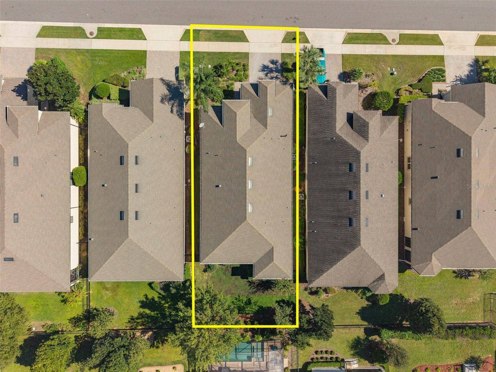 1038 TIMBERVALE TRAIL, Clermont, FL 34715 Overhead Drone View with the approximate property lines
