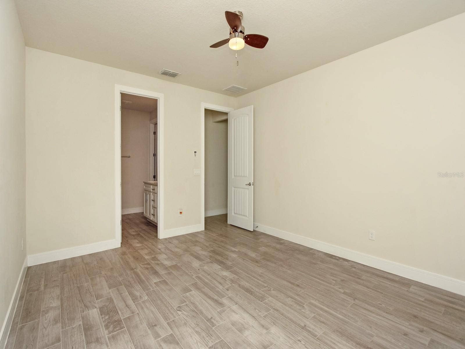 9715 BROWN BURROW STREET, Orlando, FL 32829 9715 BROWN BURROW STREET, Orlando, FL 32829