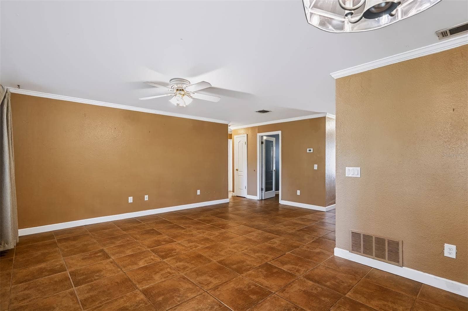 135 CORTEZ COURT, Winter Springs, FL 32708 Living room