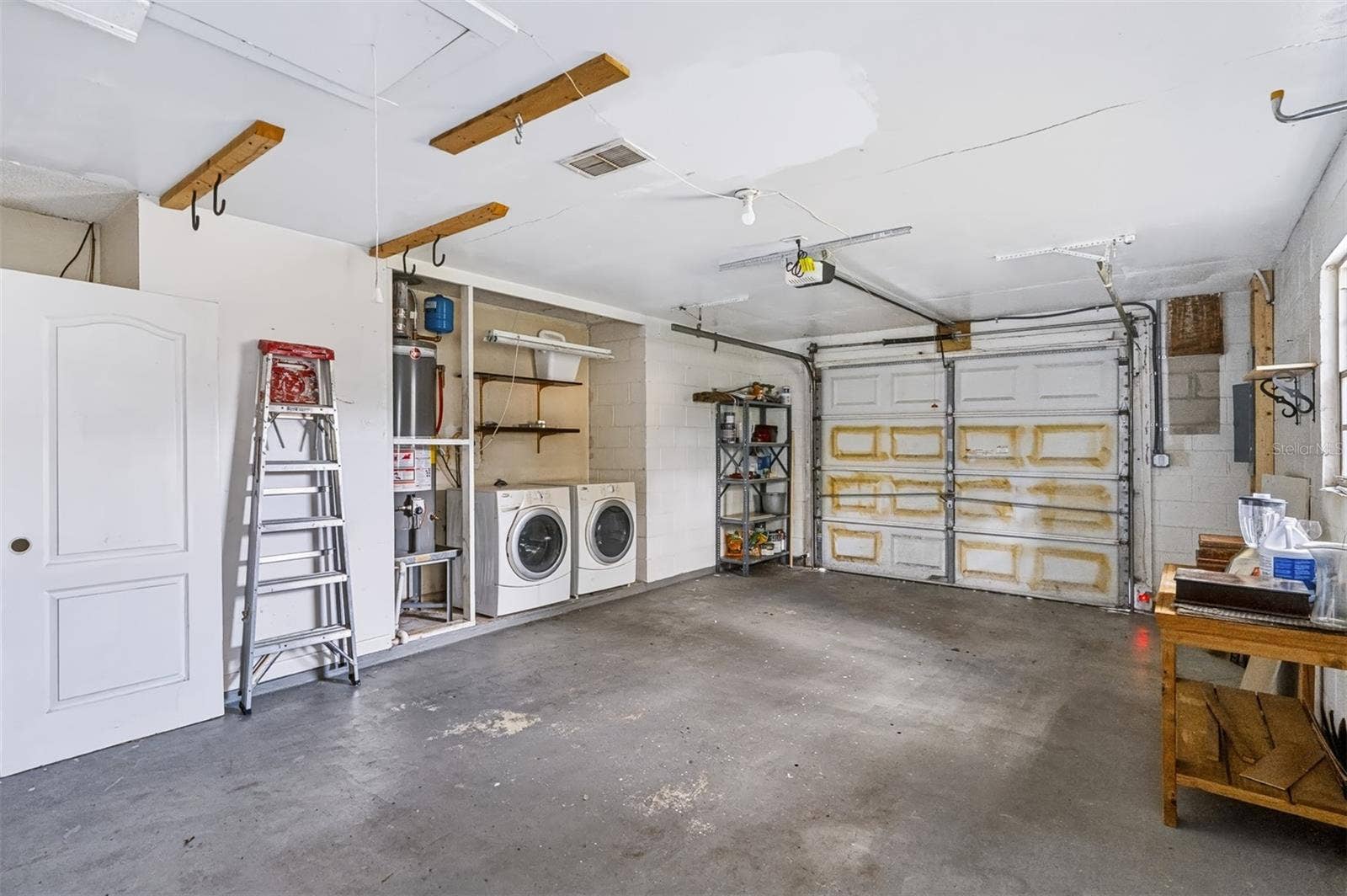 135 CORTEZ COURT, Winter Springs, FL 32708 Oversized garage w/ laundry