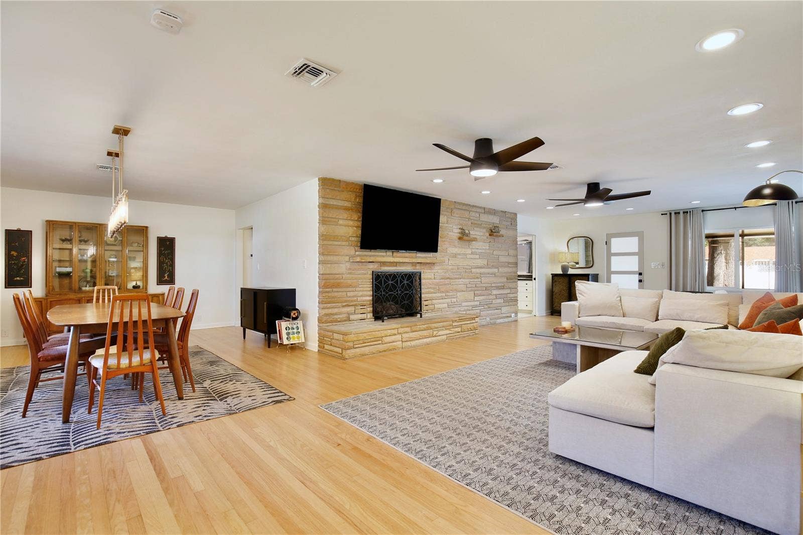 2387 WASHINGTON ROAD, Mount Dora, FL 32757 2387 WASHINGTON ROAD, Mount Dora, FL 32757