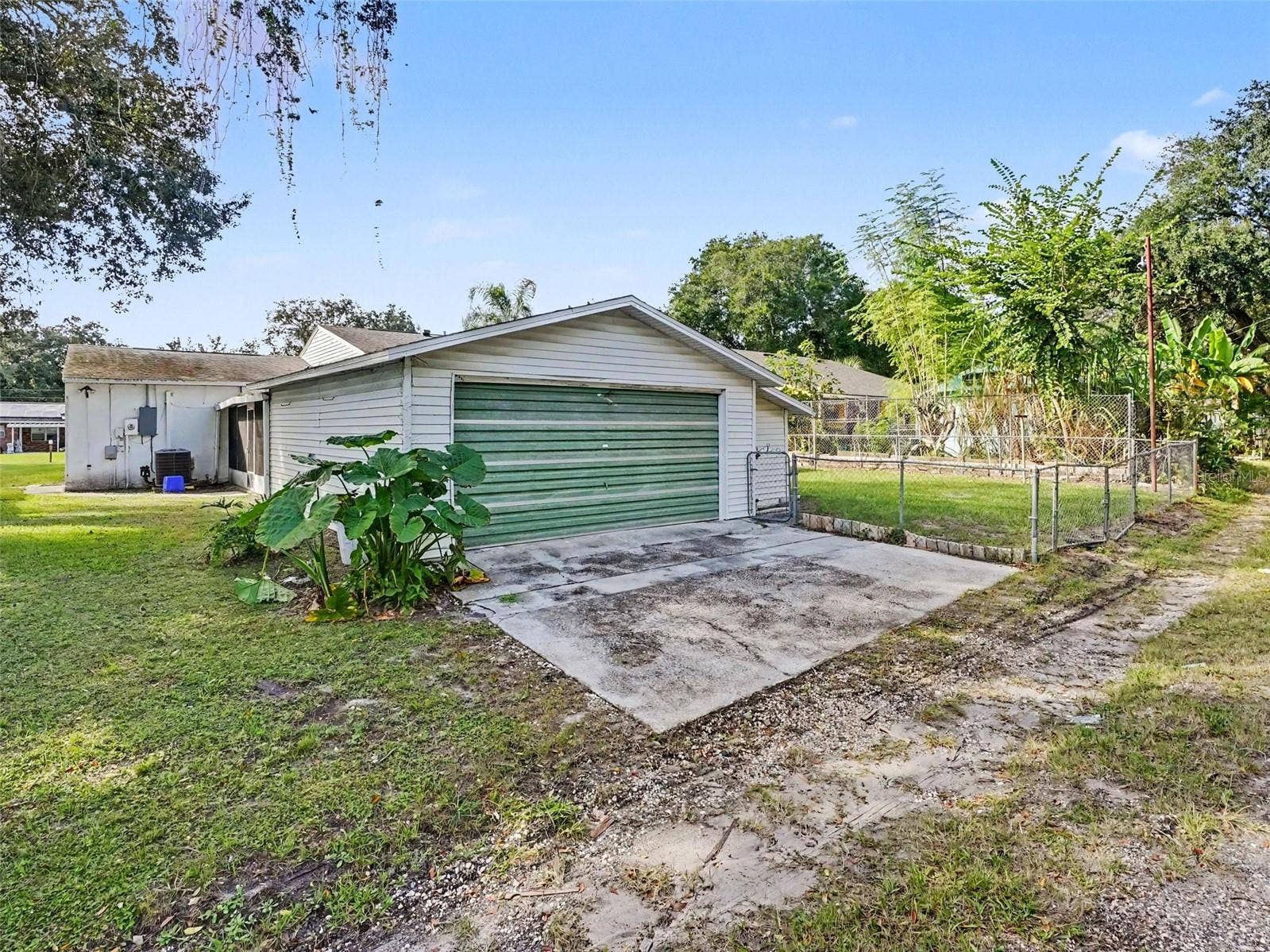 2417 S MYRTLE AVENUE, Sanford, FL 32771 Alley access to rear load garage