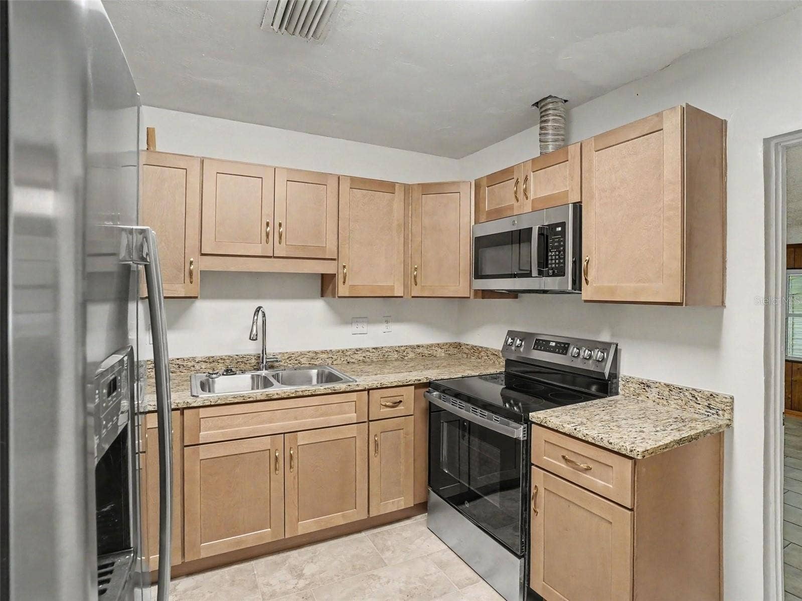 2417 S MYRTLE AVENUE, Sanford, FL 32771 2417 S MYRTLE AVENUE, Sanford, FL 32771