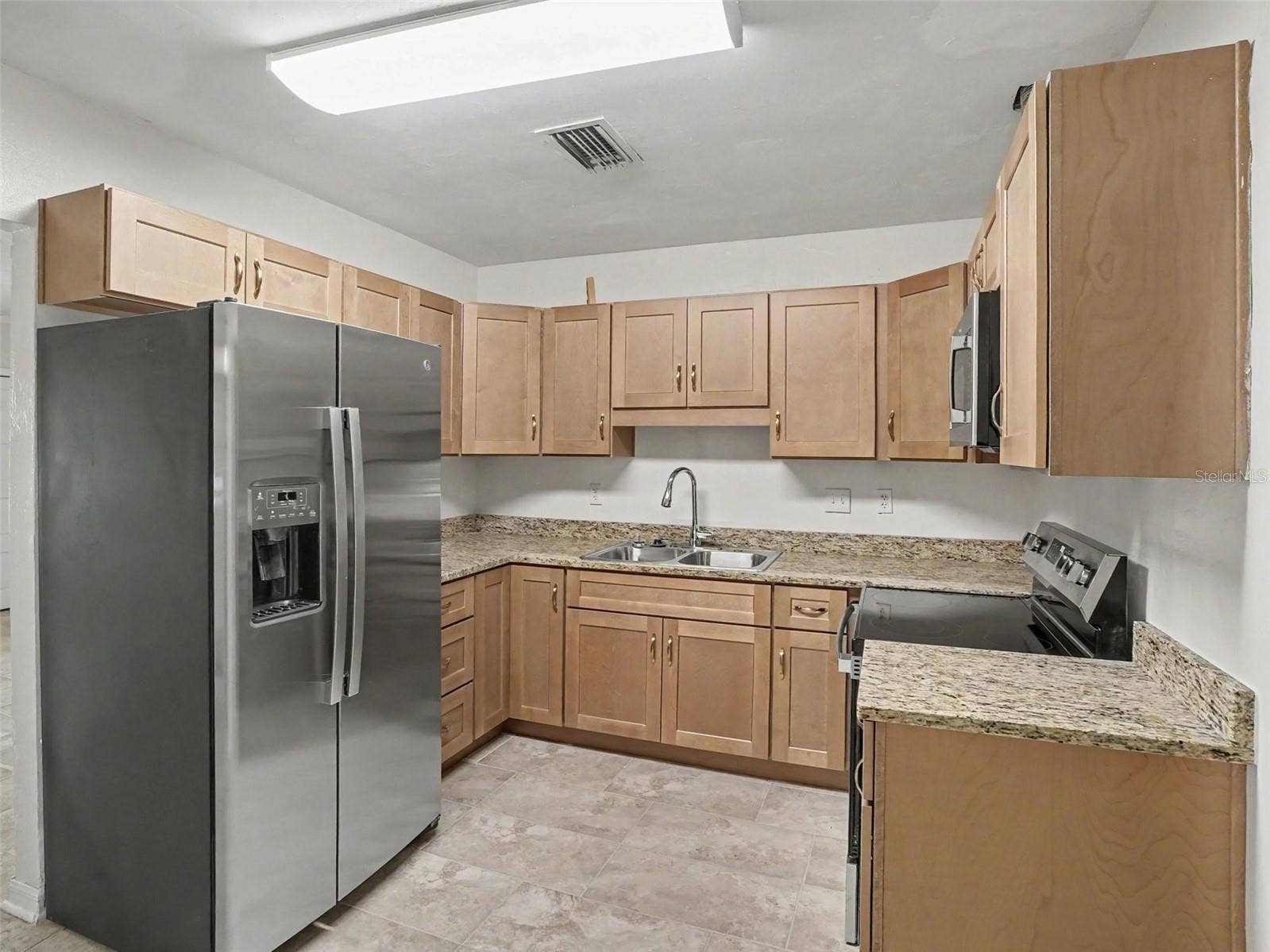 2417 S MYRTLE AVENUE, Sanford, FL 32771 New kitchen!