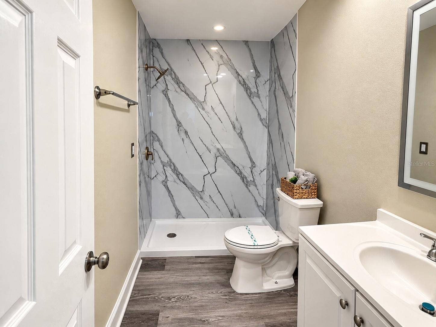 9533 86TH AVENUE, #9533, Seminole, FL 33777 Bathroom