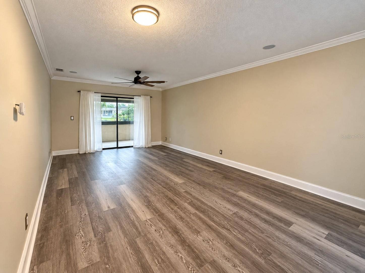 9533 86TH AVENUE, #9533, Seminole, FL 33777 Living Room