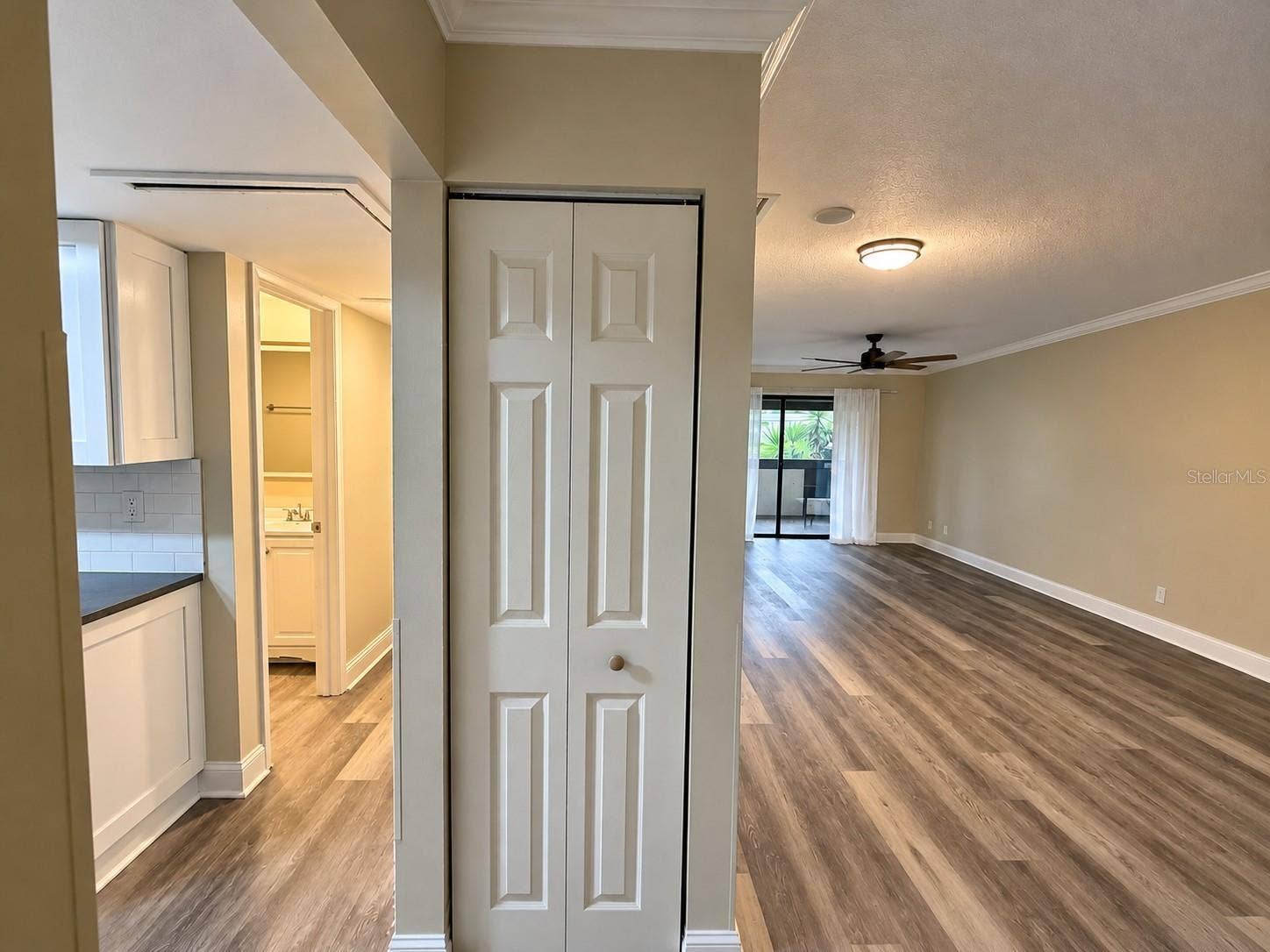 9533 86TH AVENUE, #9533, Seminole, FL 33777 Entrance Hall