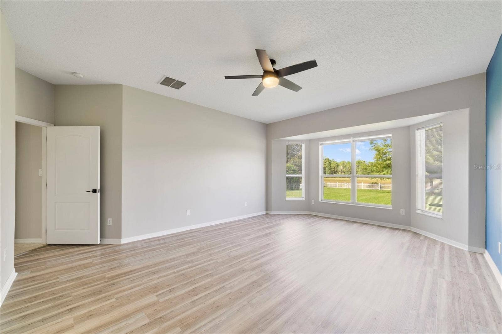 1557 AMARYLLIS CIRCLE, Orlando, FL 32825 The Primary Suite