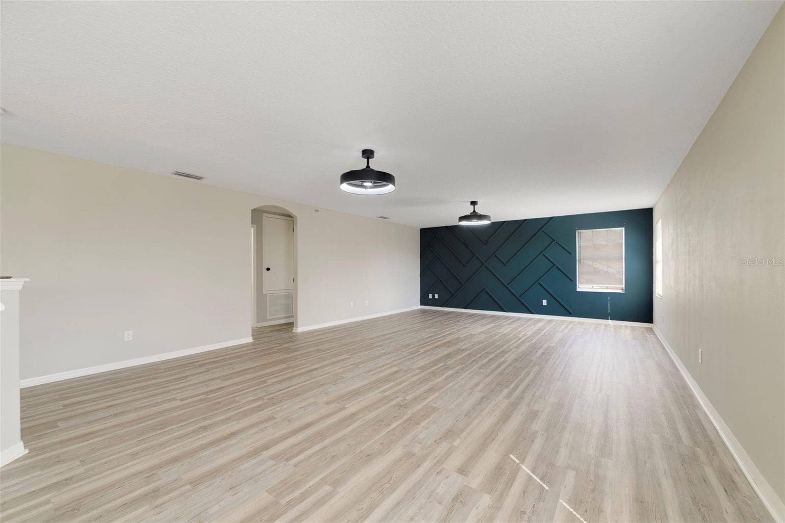 1557 AMARYLLIS CIRCLE, Orlando, FL 32825 The Loft