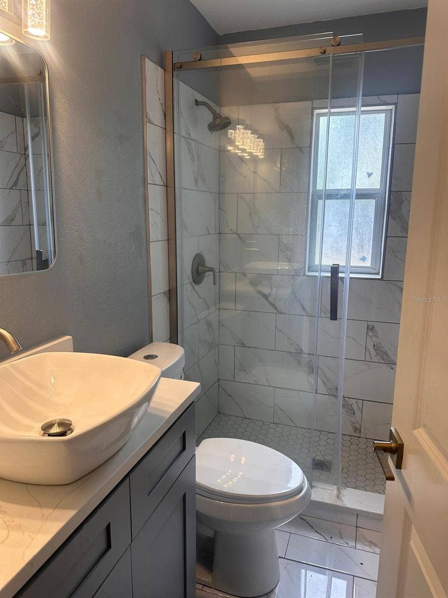 1113 S CENTRAL AVENUE, Lakeland, FL 33815 Updated Bathroom
