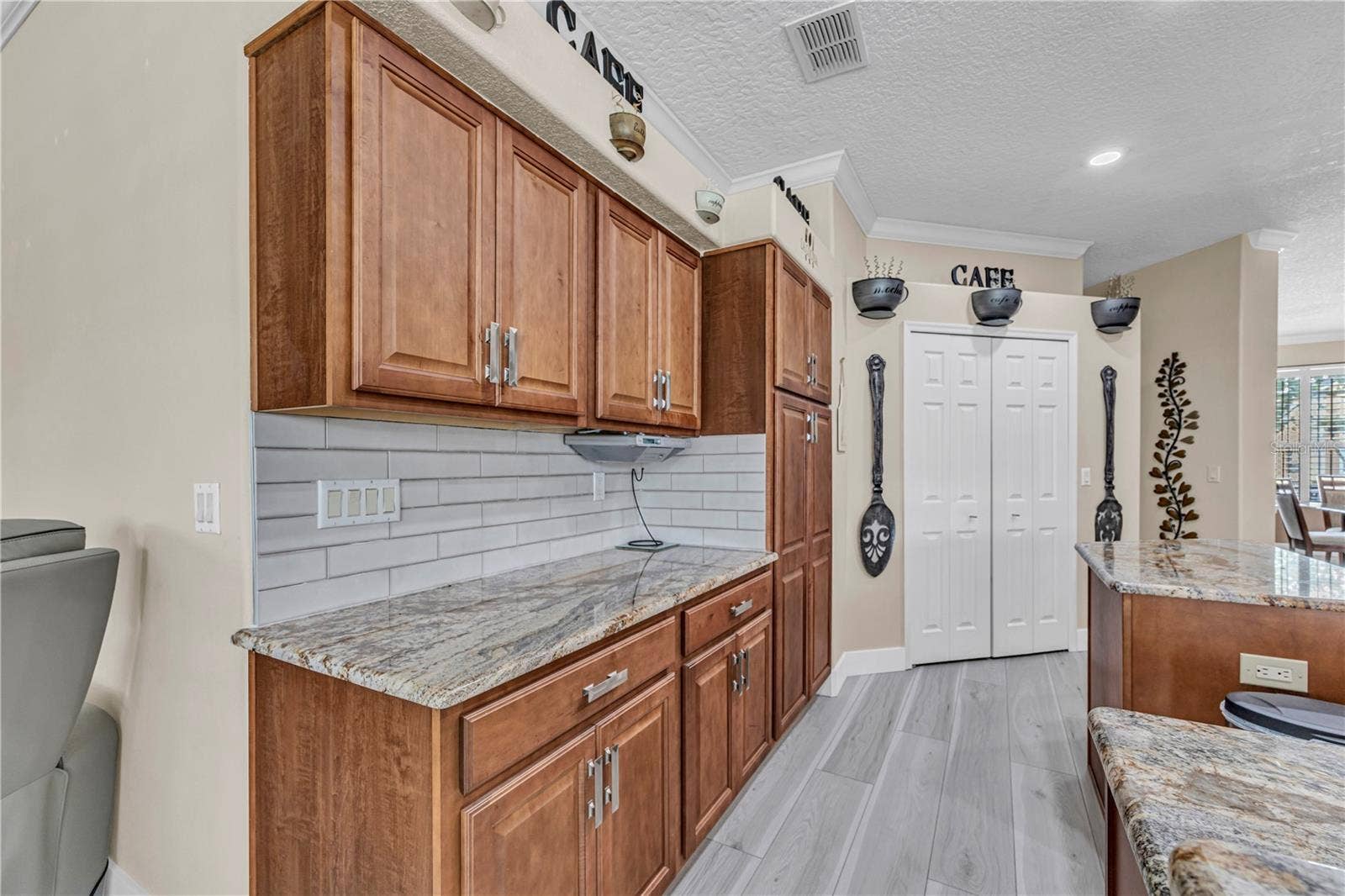 255 STRATHMORE CIRCLE, Kissimmee, FL 34744 255 STRATHMORE CIRCLE, Kissimmee, FL 34744