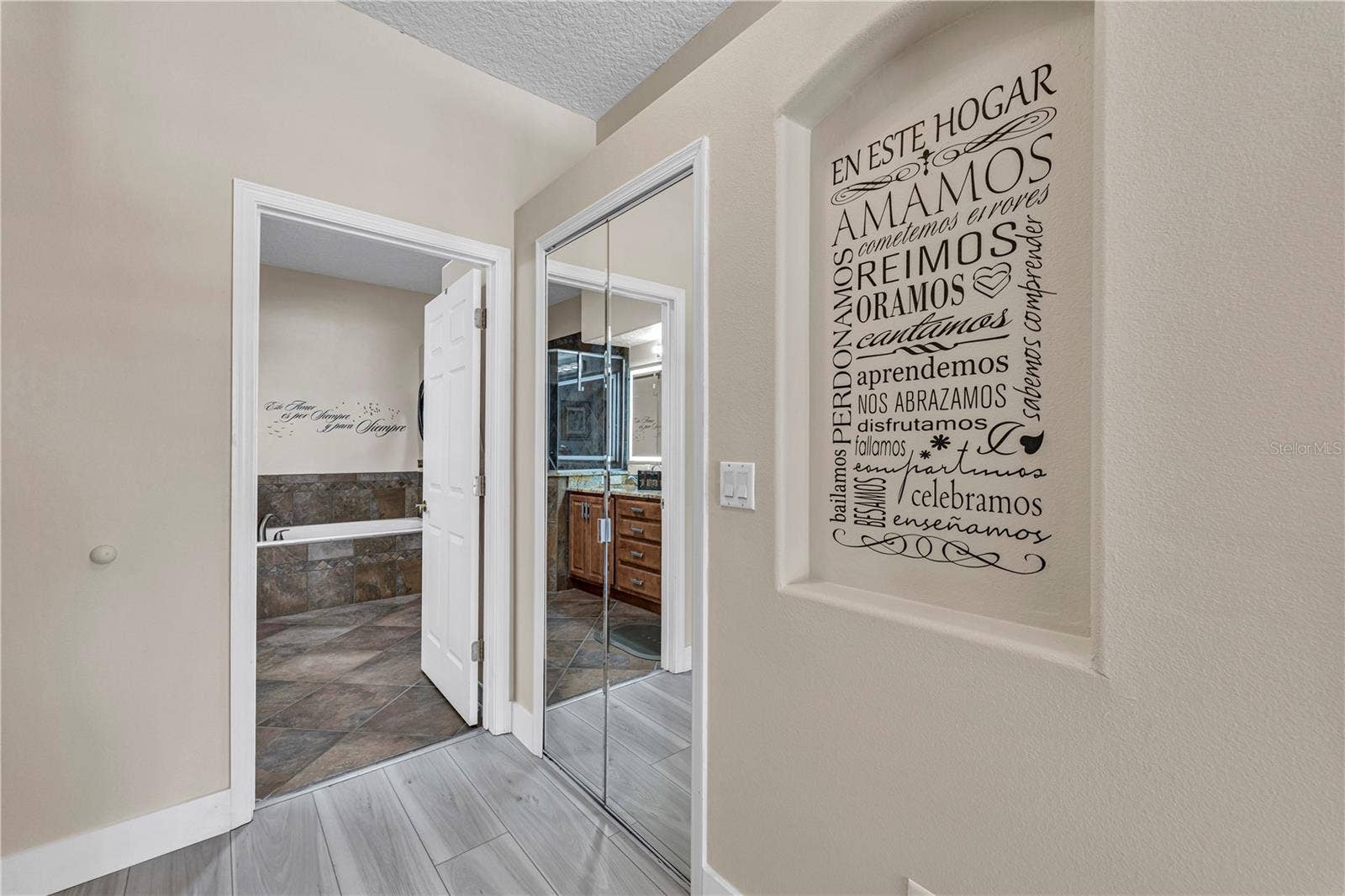 255 STRATHMORE CIRCLE, Kissimmee, FL 34744 255 STRATHMORE CIRCLE, Kissimmee, FL 34744