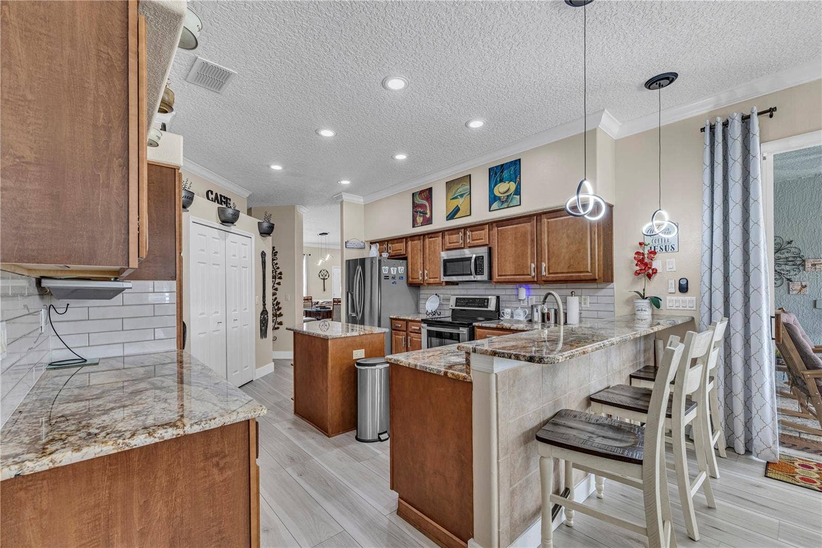 255 STRATHMORE CIRCLE, Kissimmee, FL 34744 255 STRATHMORE CIRCLE, Kissimmee, FL 34744