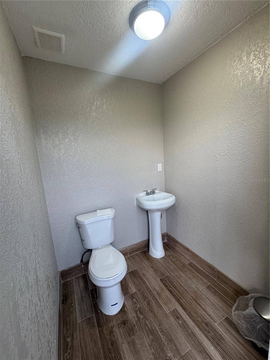 One of the offices (bathroom)