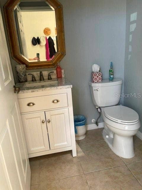 Downstairs 1/2 Bath