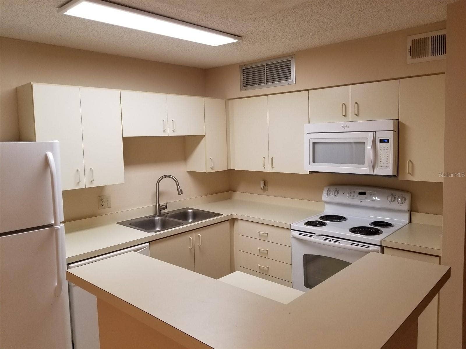 420 FORESTWAY CIRCLE, #207, Altamonte Springs, FL 32701 420 FORESTWAY CIRCLE, #207, Altamonte Springs, FL 32701