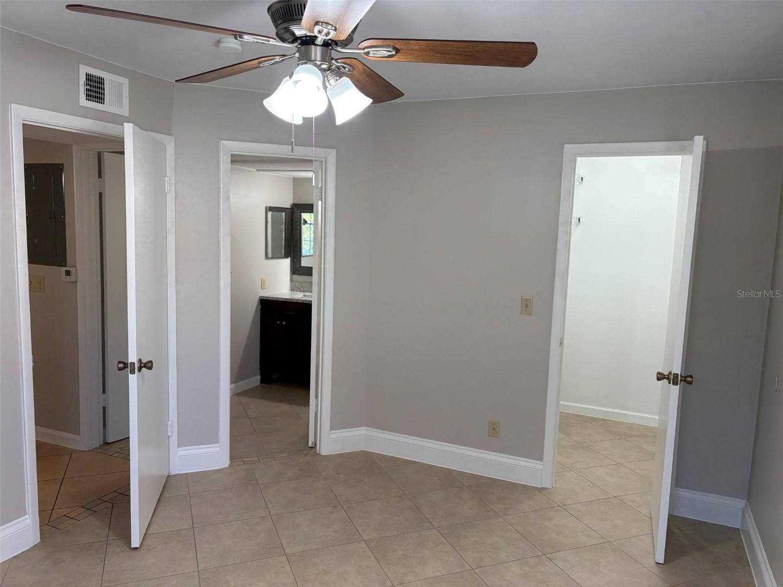 360 LAKEPOINTE DRIVE, #202, Altamonte Springs, FL 32701 360 LAKEPOINTE DRIVE, #202, Altamonte Springs, FL 32701