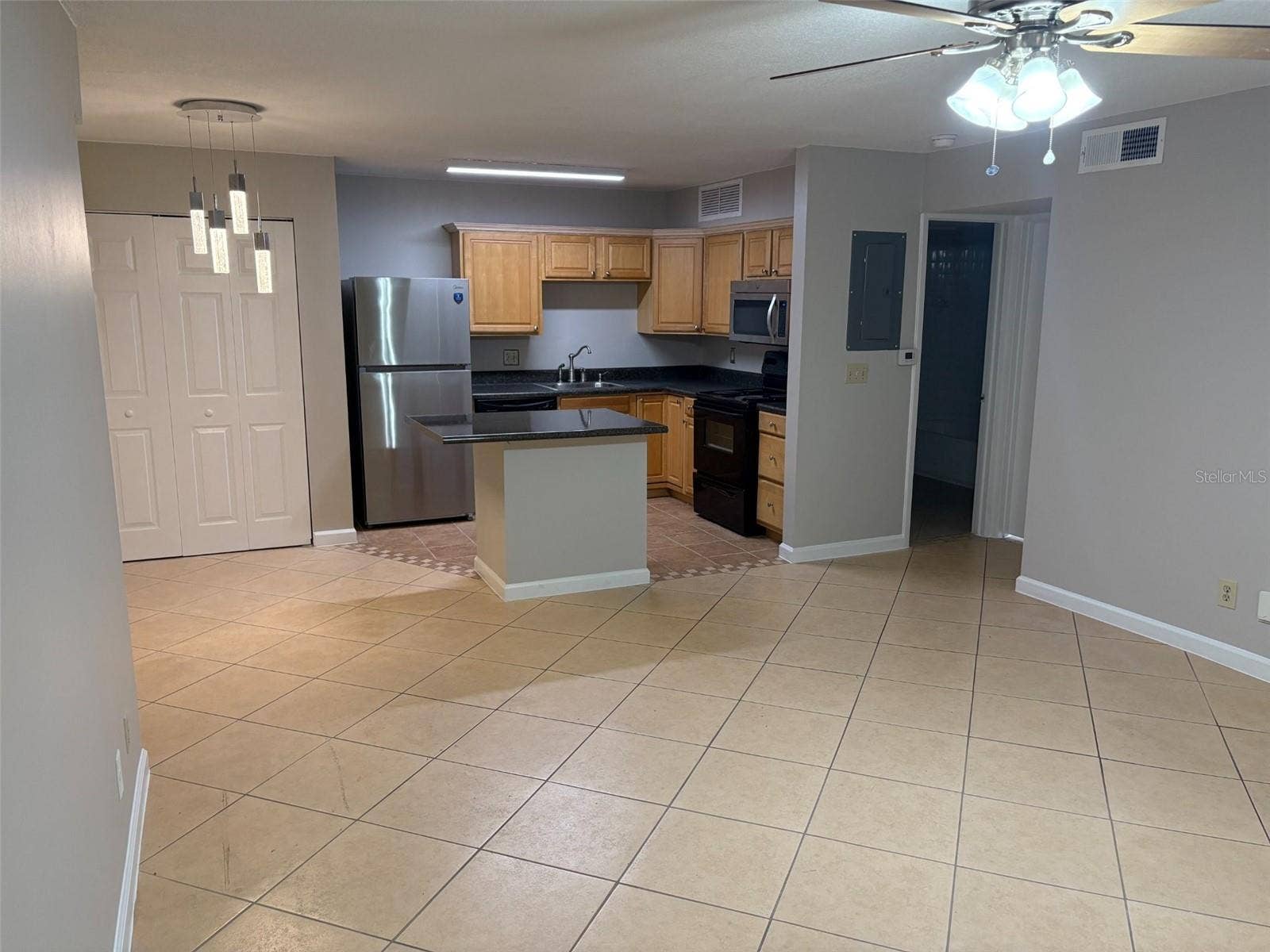 360 LAKEPOINTE DRIVE, #202, Altamonte Springs, FL 32701 360 LAKEPOINTE DRIVE, #202, Altamonte Springs, FL 32701