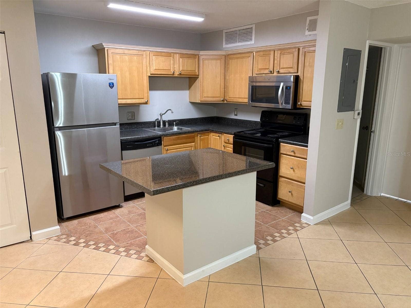 360 LAKEPOINTE DRIVE, #202, Altamonte Springs, FL 32701 360 LAKEPOINTE DRIVE, #202, Altamonte Springs, FL 32701