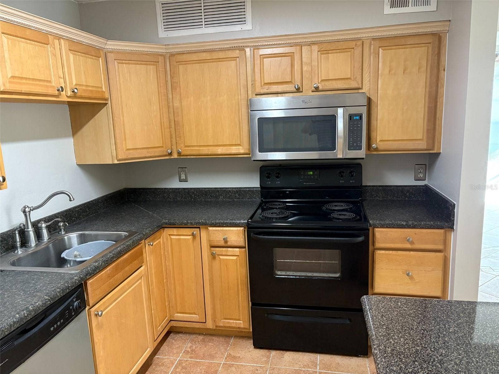 360 LAKEPOINTE DRIVE, #202, Altamonte Springs, FL 32701 360 LAKEPOINTE DRIVE, #202, Altamonte Springs, FL 32701