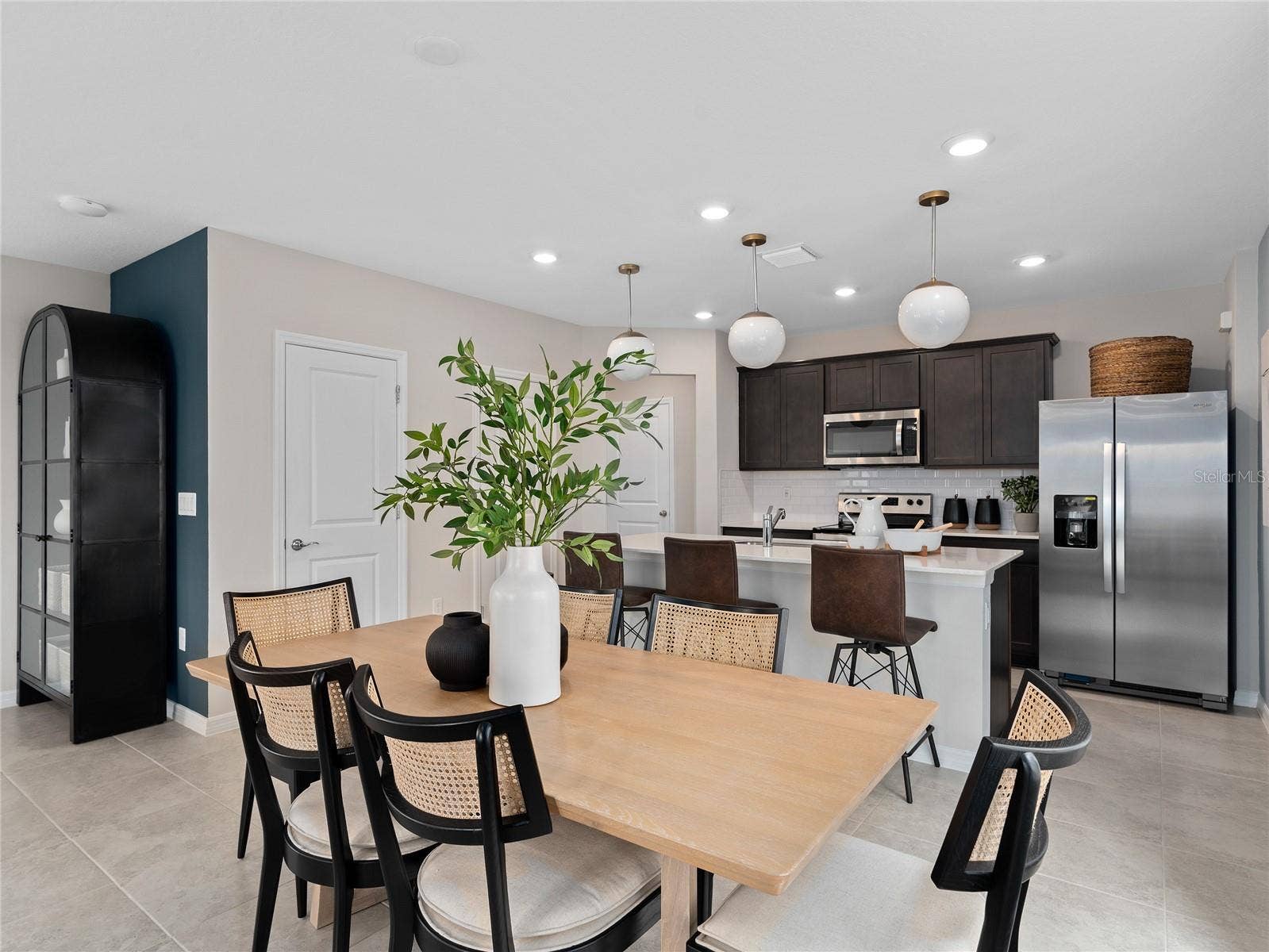 16735 SILVER BROOK WAY, Winter Garden, FL 34787 Model Home Design Only. Pictures and furnishings are for illustrative purposes only. Elevations, colors and options may vary. Furniture is for model home staging only.