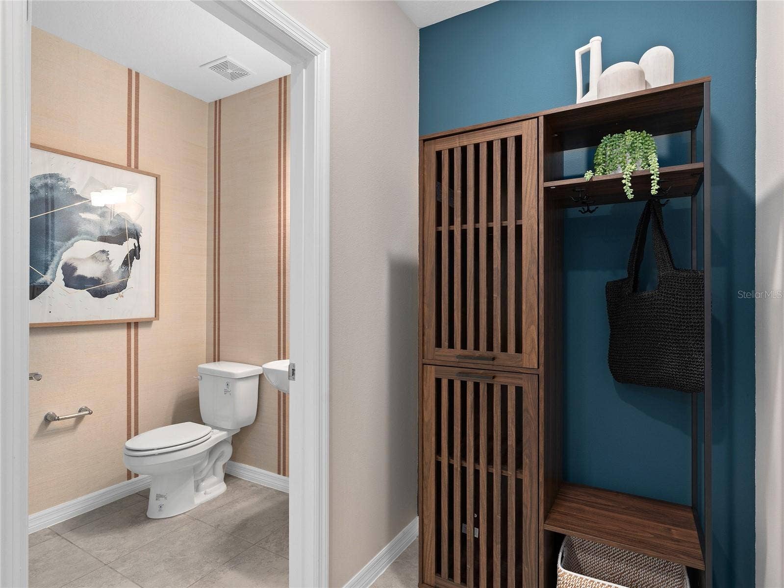 16735 SILVER BROOK WAY, Winter Garden, FL 34787 Model Home Design Only. Pictures and furnishings are for illustrative purposes only. Elevations, colors and options may vary. Furniture is for model home staging only.