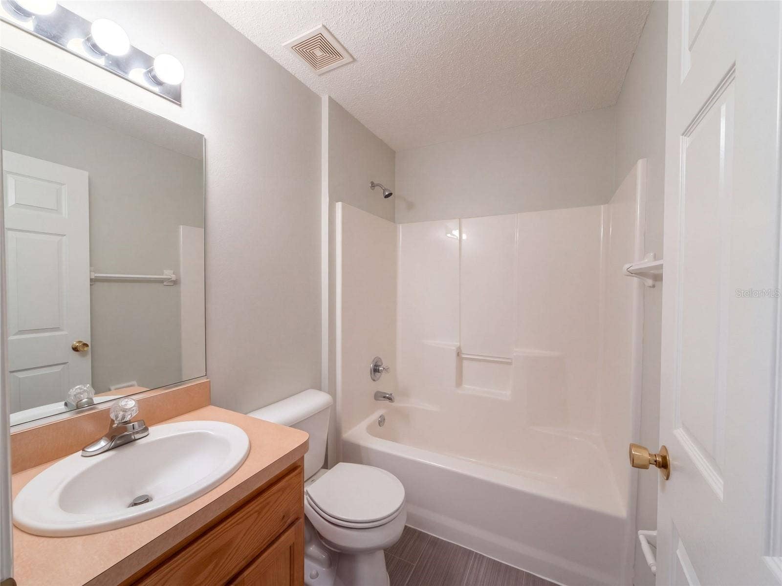 18 ROLLAND LANE, Palm Coast, FL 32164 18 ROLLAND LANE, Palm Coast, FL 32164