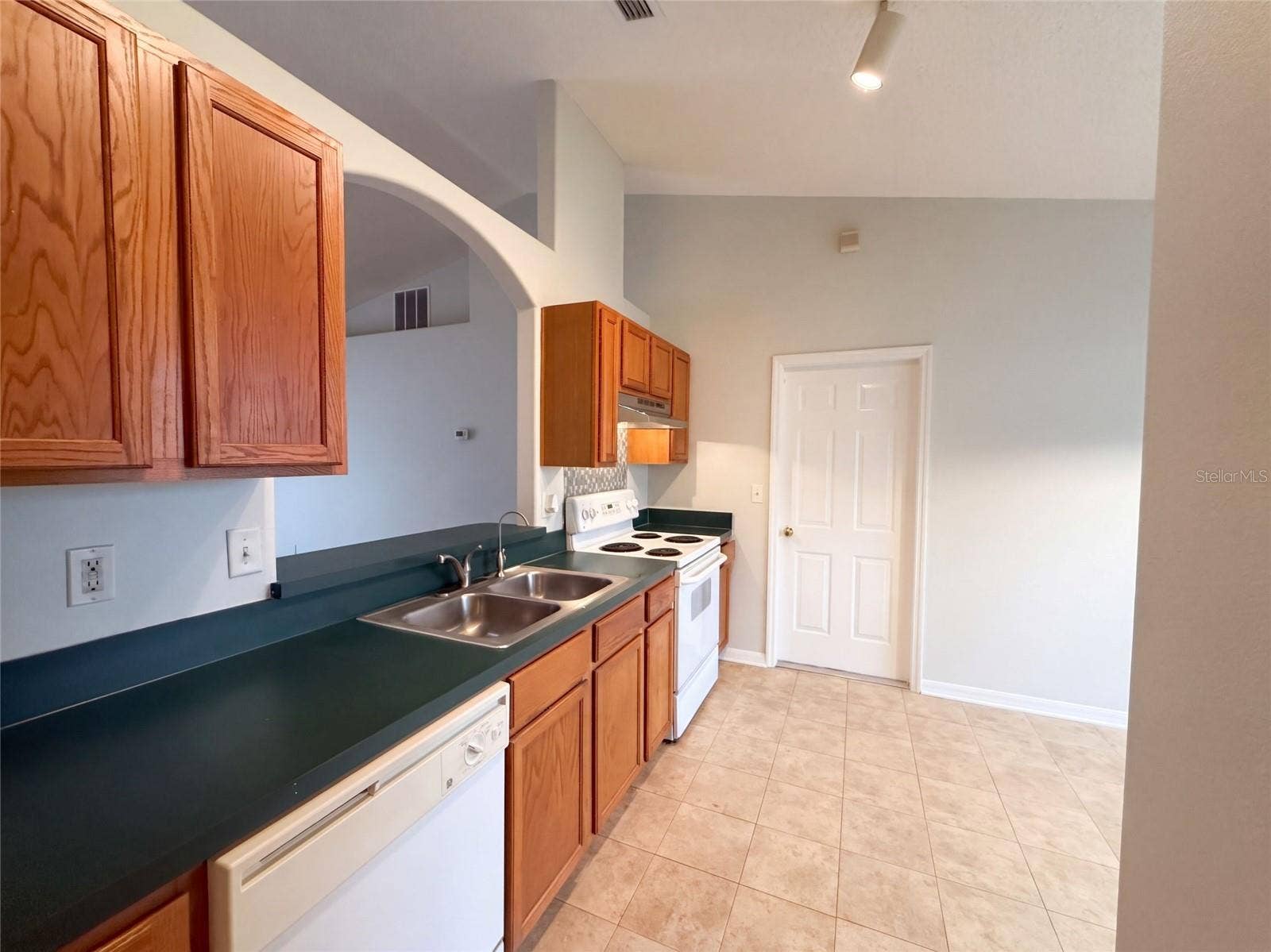18 ROLLAND LANE, Palm Coast, FL 32164 18 ROLLAND LANE, Palm Coast, FL 32164