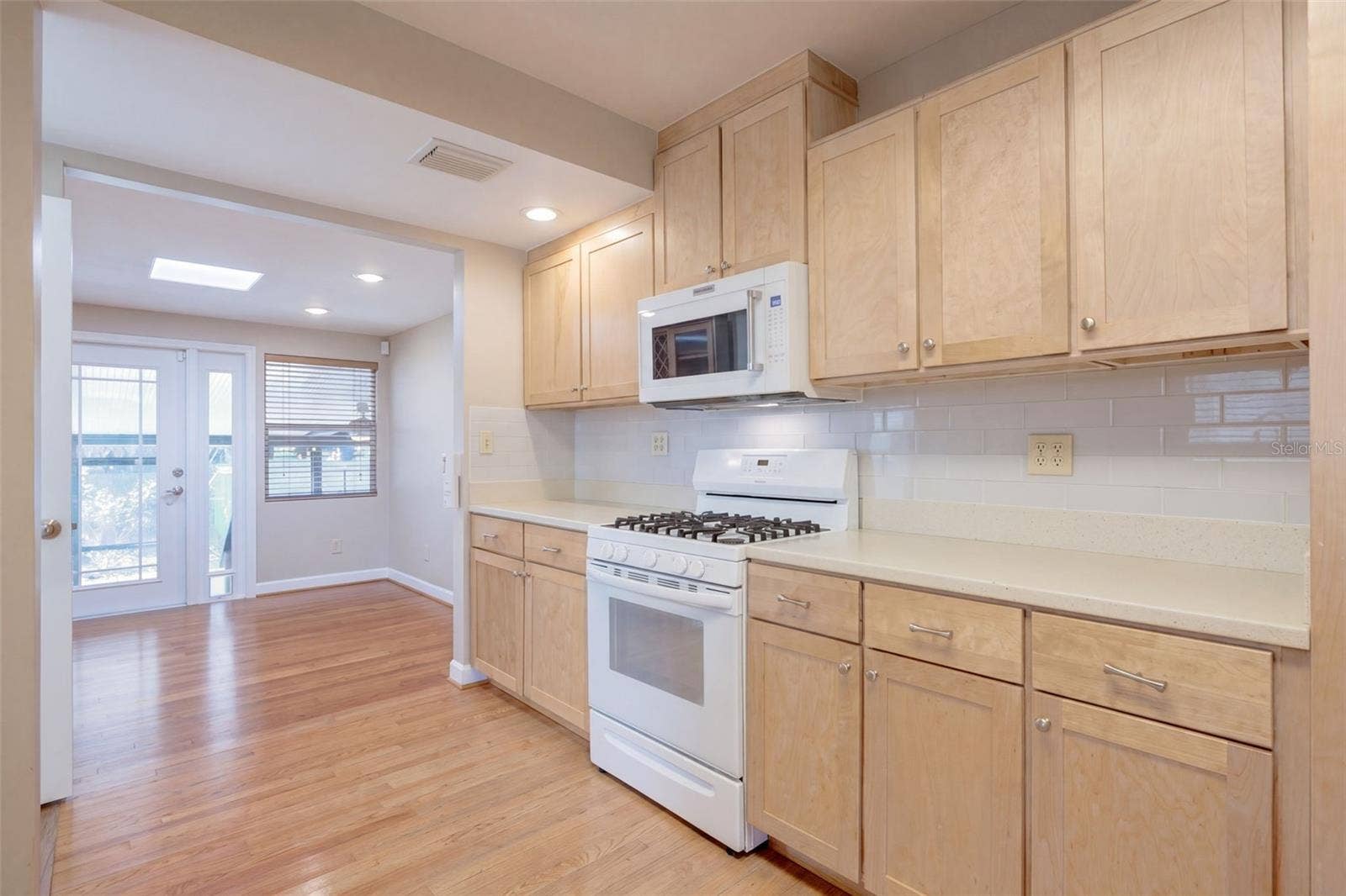 1616 E JEFFERSON STREET, Orlando, FL 32803 1616 E JEFFERSON STREET, Orlando, FL 32803