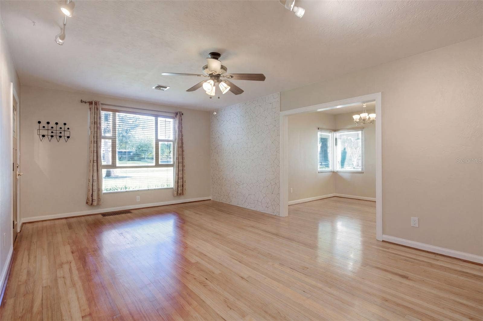 1616 E JEFFERSON STREET, Orlando, FL 32803 1616 E JEFFERSON STREET, Orlando, FL 32803
