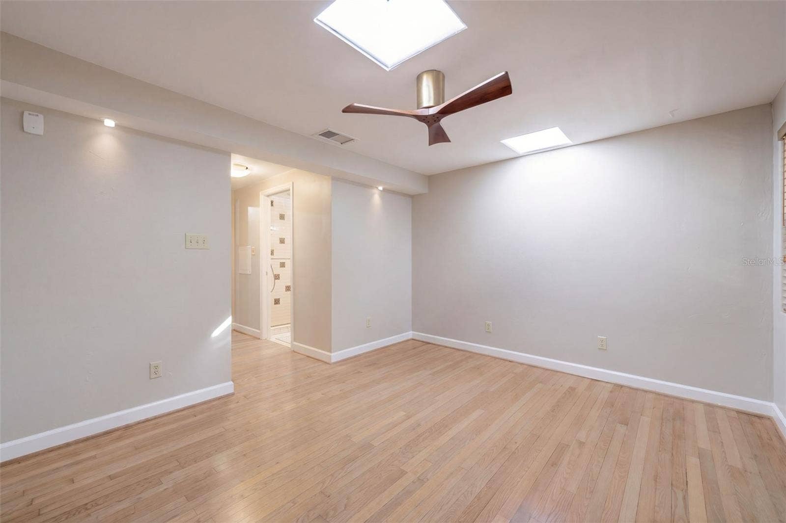 1616 E JEFFERSON STREET, Orlando, FL 32803 1616 E JEFFERSON STREET, Orlando, FL 32803