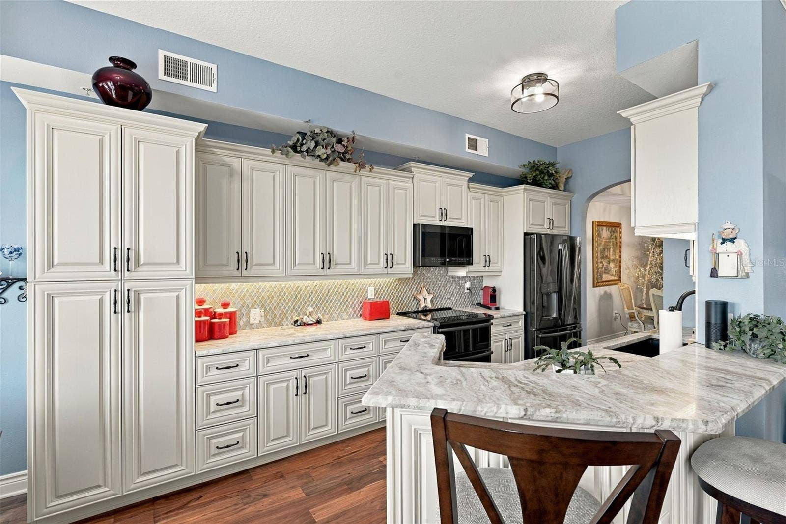 501 MIRASOL CIRCLE, #411, Celebration, FL 34747 Beautiful Wood Raised Panel Custom Cabinets