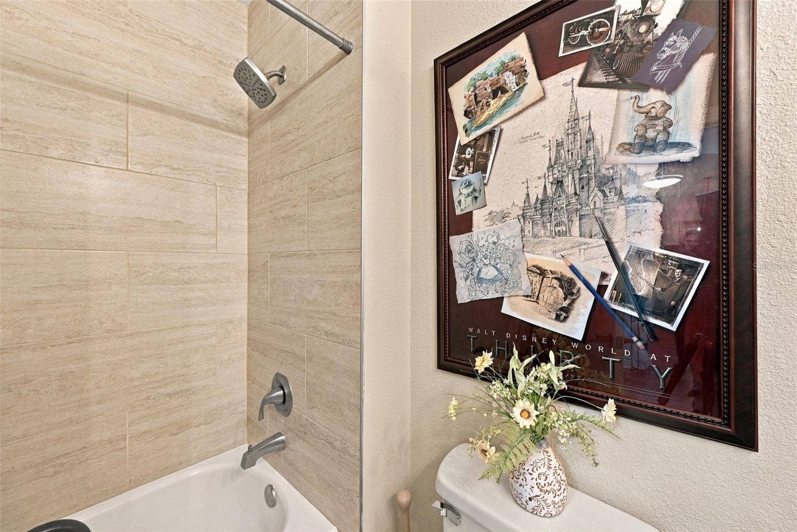 501 MIRASOL CIRCLE, #411, Celebration, FL 34747 Guest Bathroom with Tub and Shower Combo