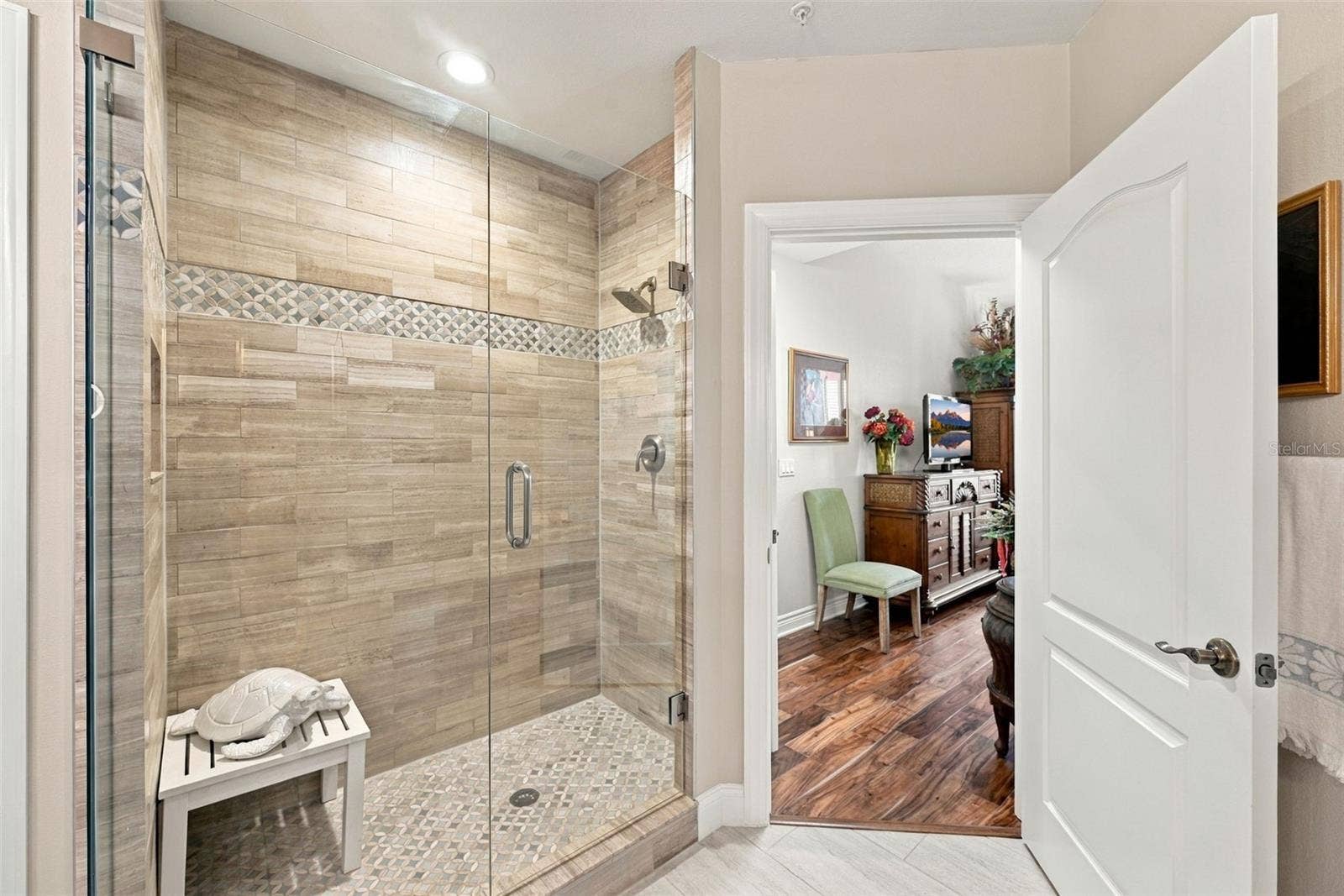501 MIRASOL CIRCLE, #411, Celebration, FL 34747 Luxurious Walk-In Shower