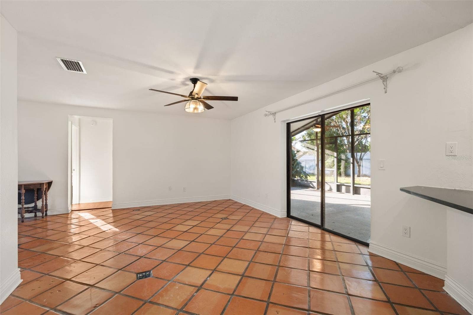 5125 FORMBY DRIVE, Orlando, FL 32812 Living room