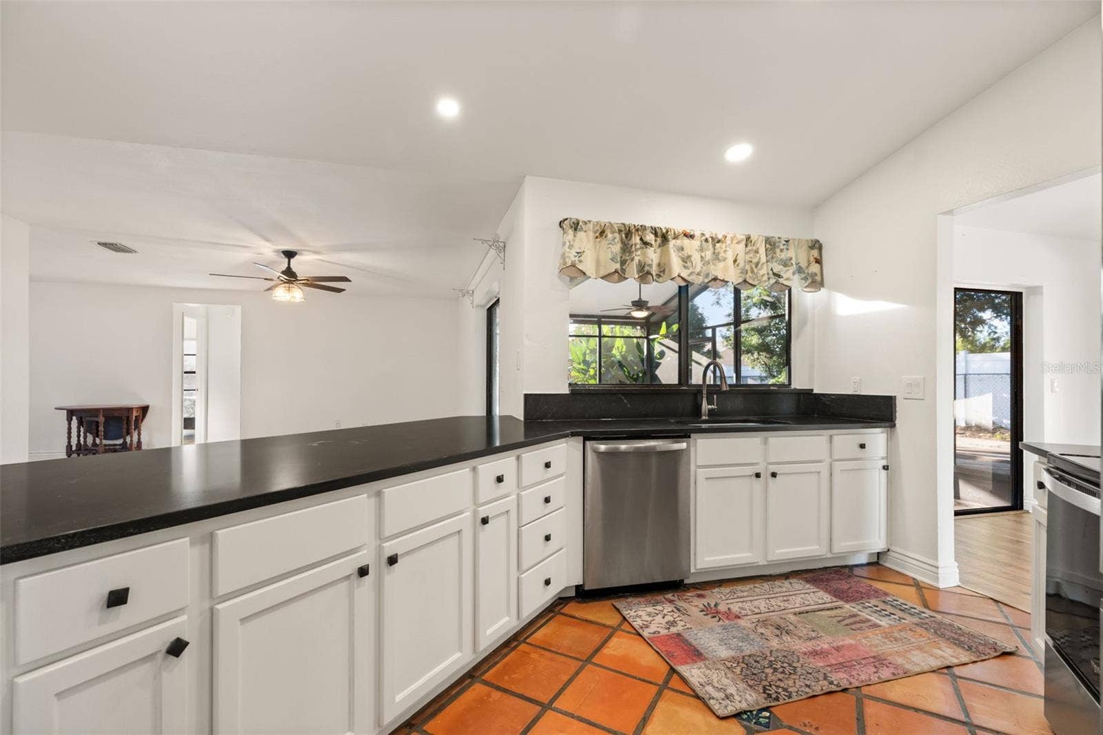 5125 FORMBY DRIVE, Orlando, FL 32812 Kitchen- stainless steel appliances and granite countertops