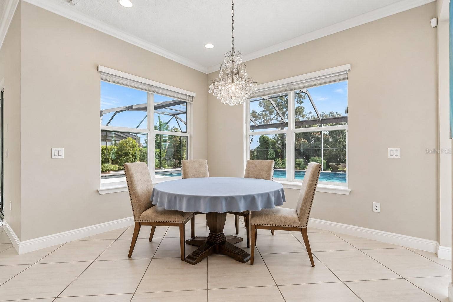 15646 SWEET LEMON WAY, Winter Garden, FL 34787 Casual dining off the kitchen.