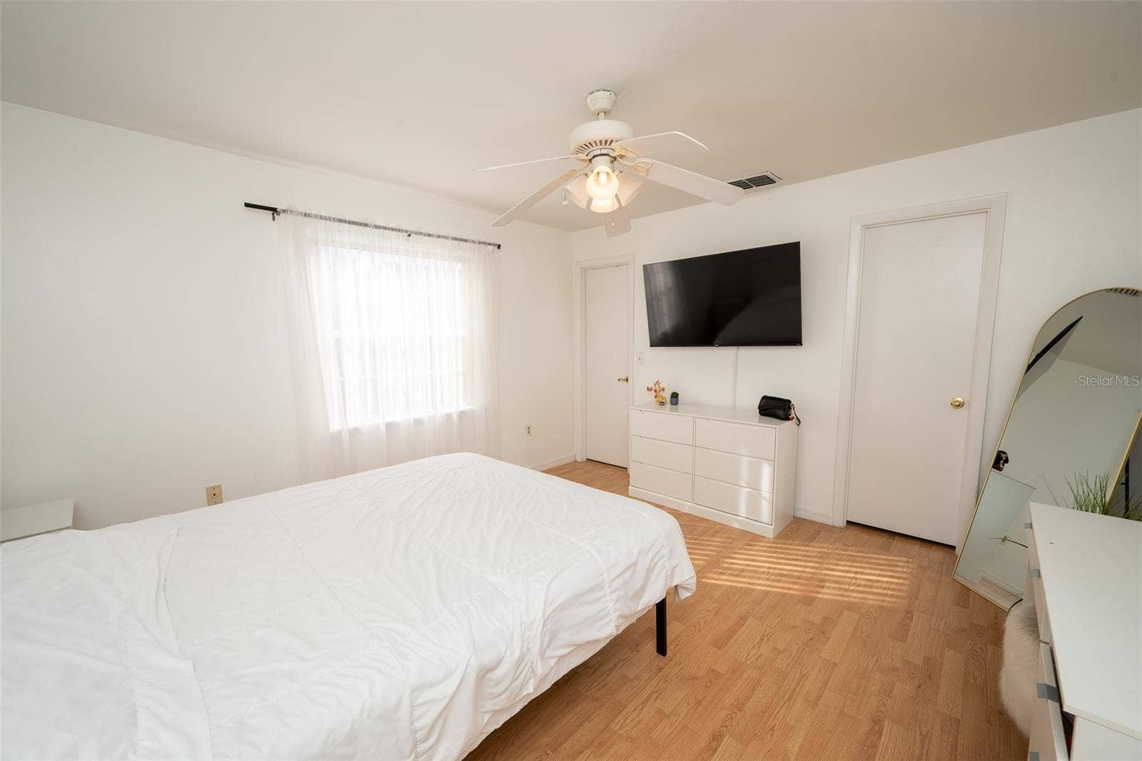 1327 WATERVIEW BOULEVARD E, Lakeland, FL 33801 1327 WATERVIEW BOULEVARD E, Lakeland, FL 33801