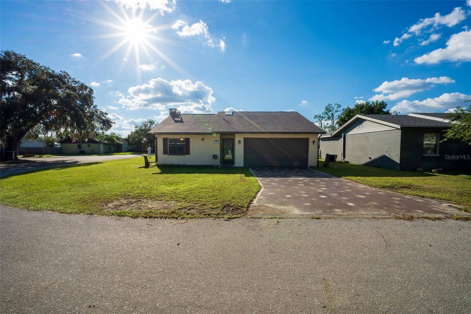 1327 WATERVIEW BOULEVARD E, Lakeland, FL 33801 FRONT