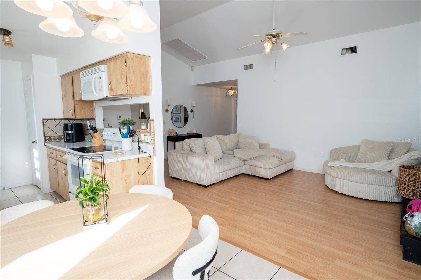 1327 WATERVIEW BOULEVARD E, Lakeland, FL 33801 1327 WATERVIEW BOULEVARD E, Lakeland, FL 33801