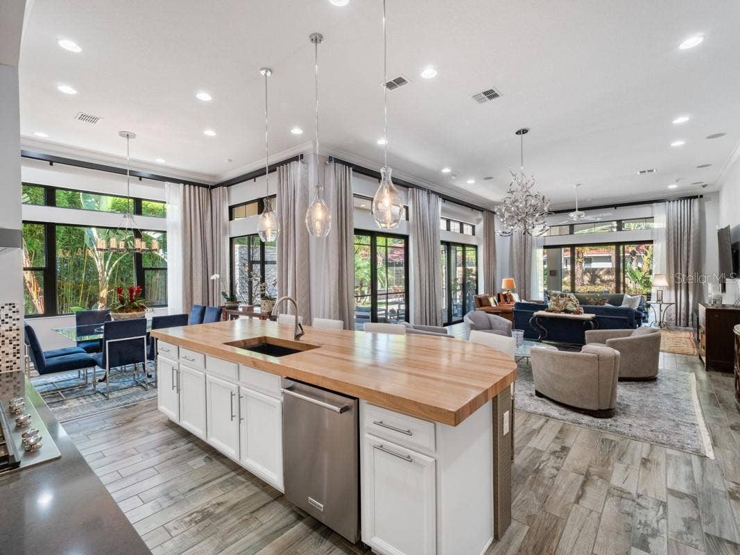 8418 VIA VITTORIA WAY, Orlando, FL 32819